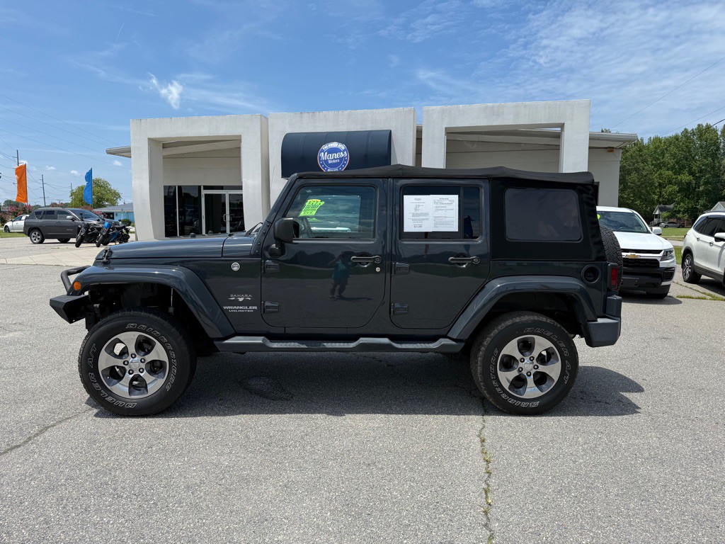 2017 Jeep Wrangler Unlimited Image 2