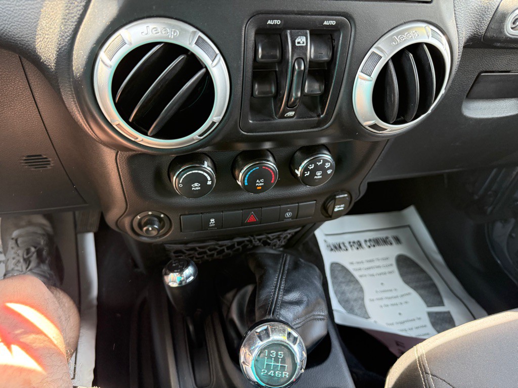 2017 Jeep Wrangler Unlimited Image 14