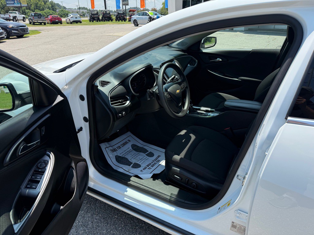 2024 Chevrolet Malibu Image 13