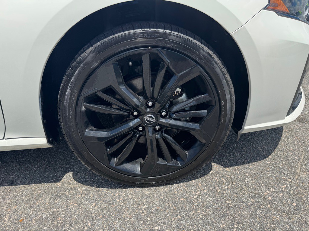 2024 Nissan Altima Image 17