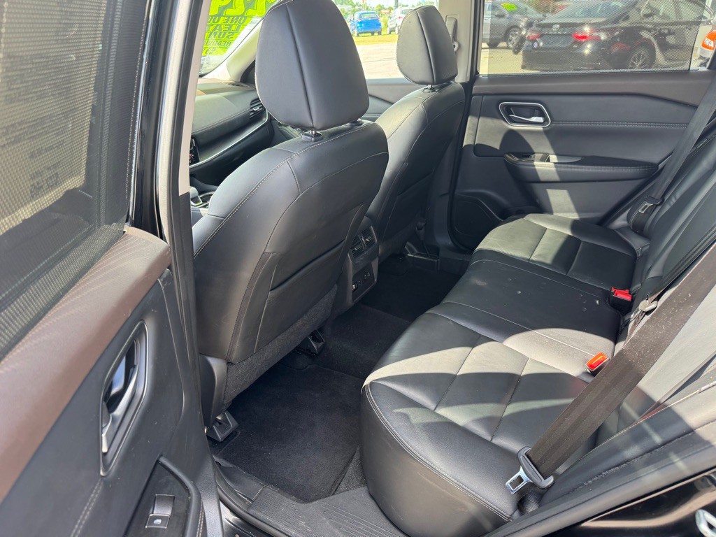 2021 Nissan Rogue Image 13