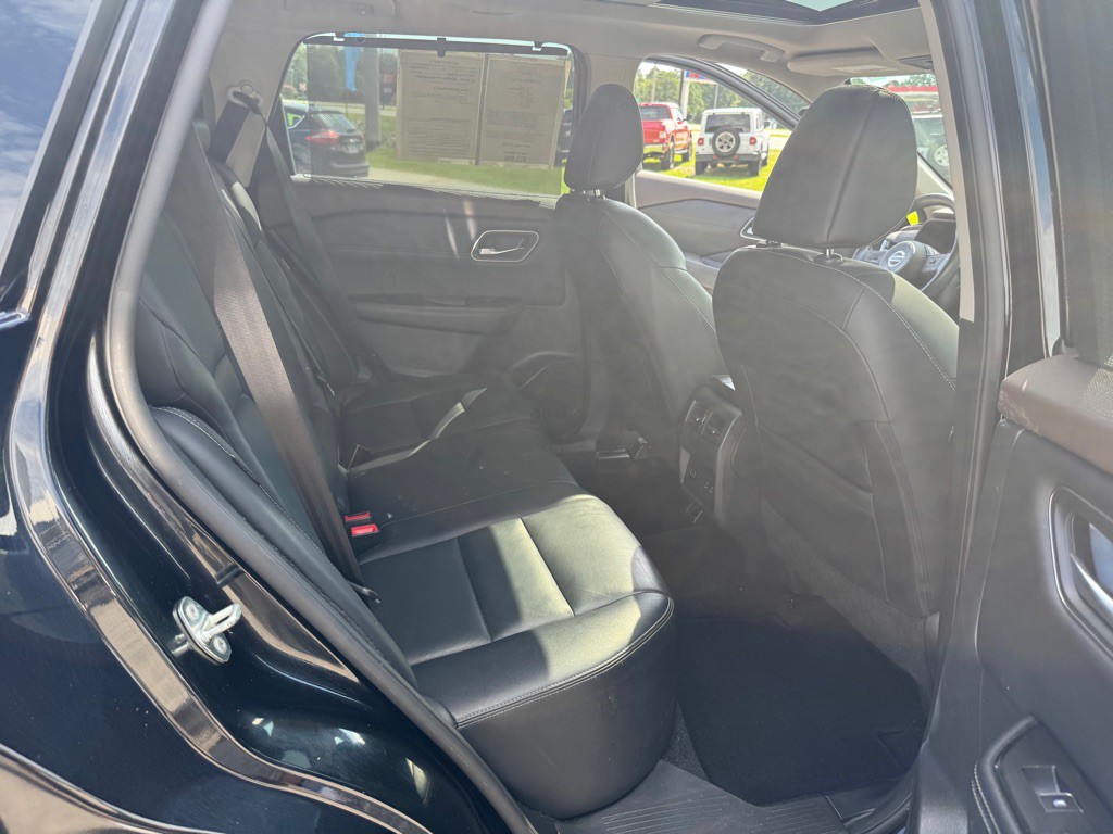 2021 Nissan Rogue Image 15