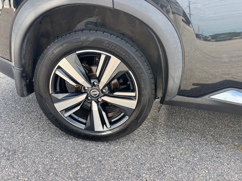 2021 Nissan Rogue Image 18