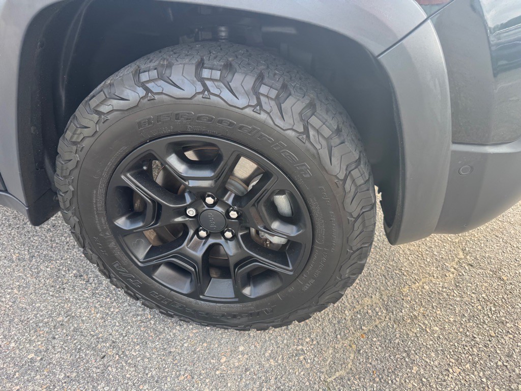 2019 Jeep Cherokee Image 17