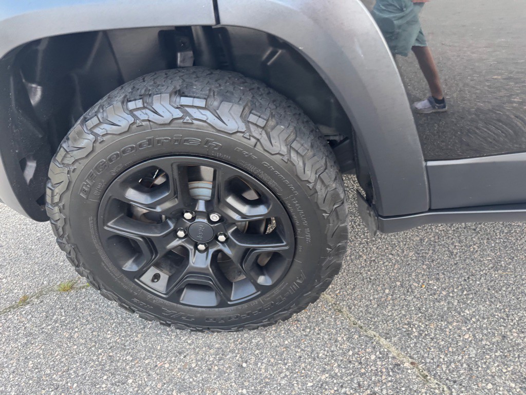 2019 Jeep Cherokee Image 18