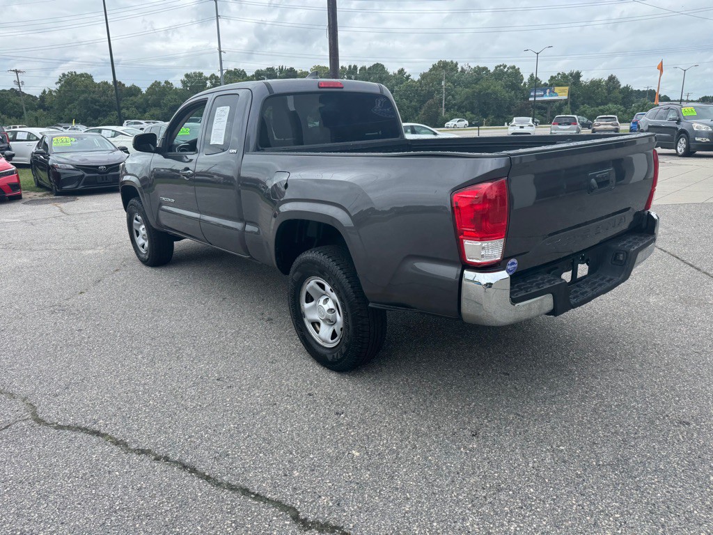 2016 Toyota Tacoma Image 3