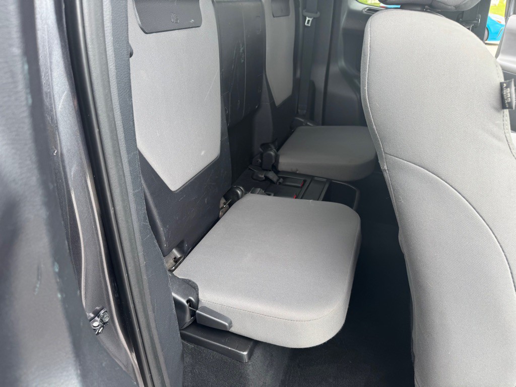 2016 Toyota Tacoma Image 14