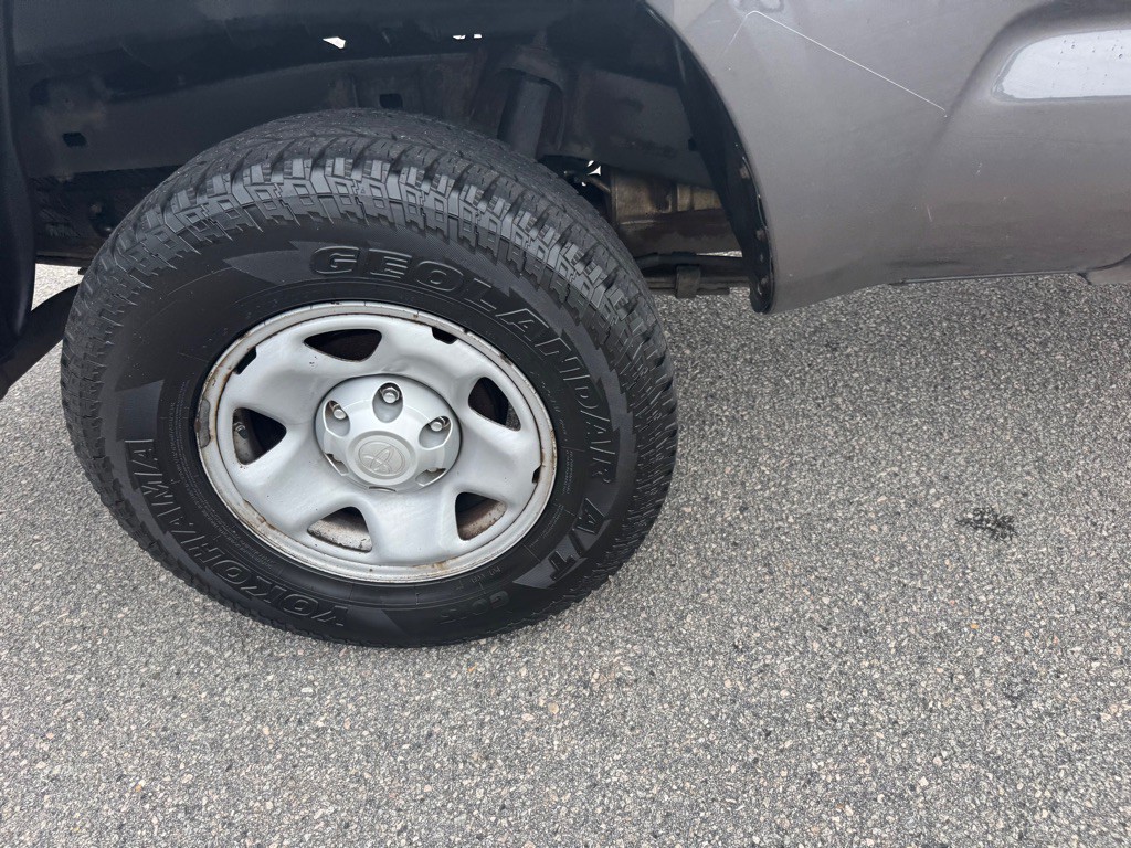 2016 Toyota Tacoma Image 17