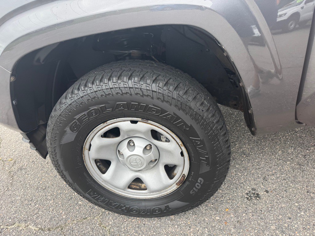 2016 Toyota Tacoma Image 19