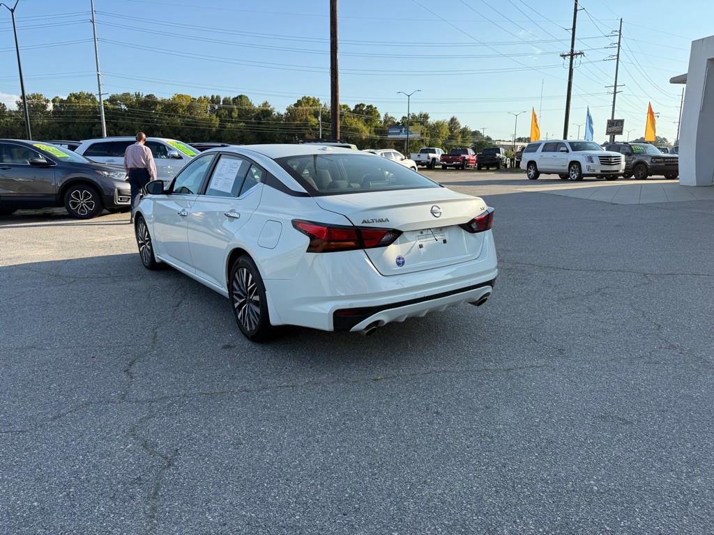 2023 Nissan Altima Image 3
