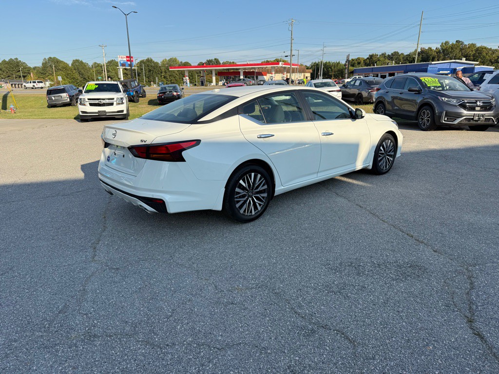 2023 Nissan Altima Image 5