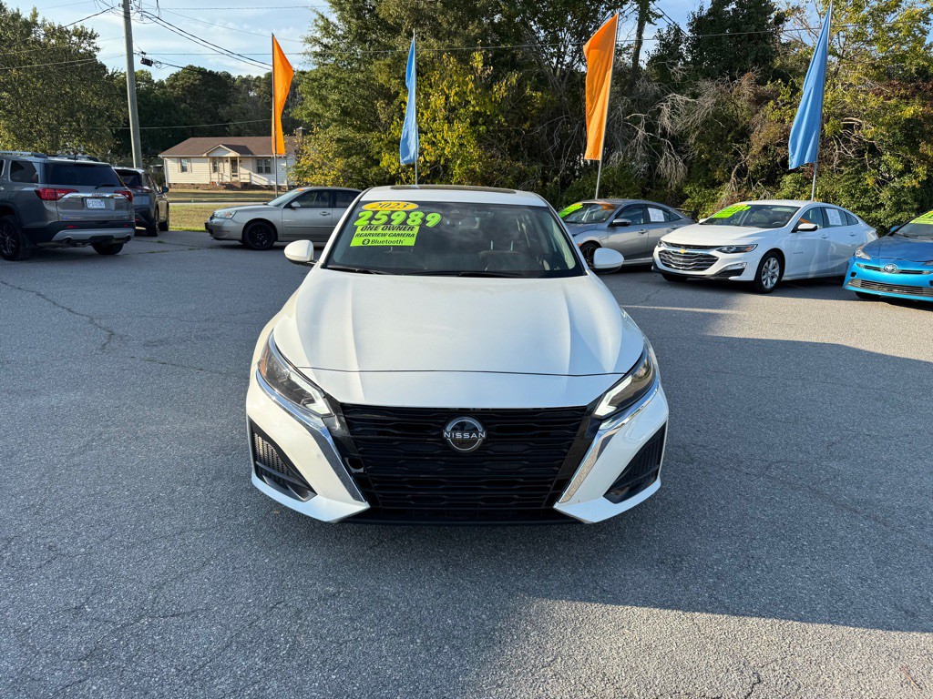 2023 Nissan Altima Image 8