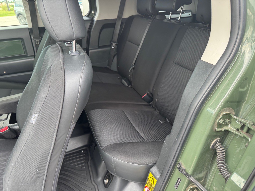 2013 Toyota FJ Cruiser Image 13