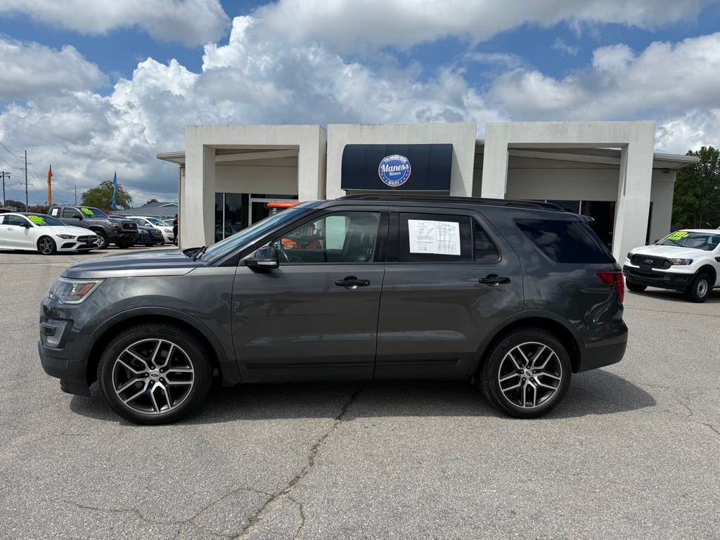 2017 Ford Explorer Image 2