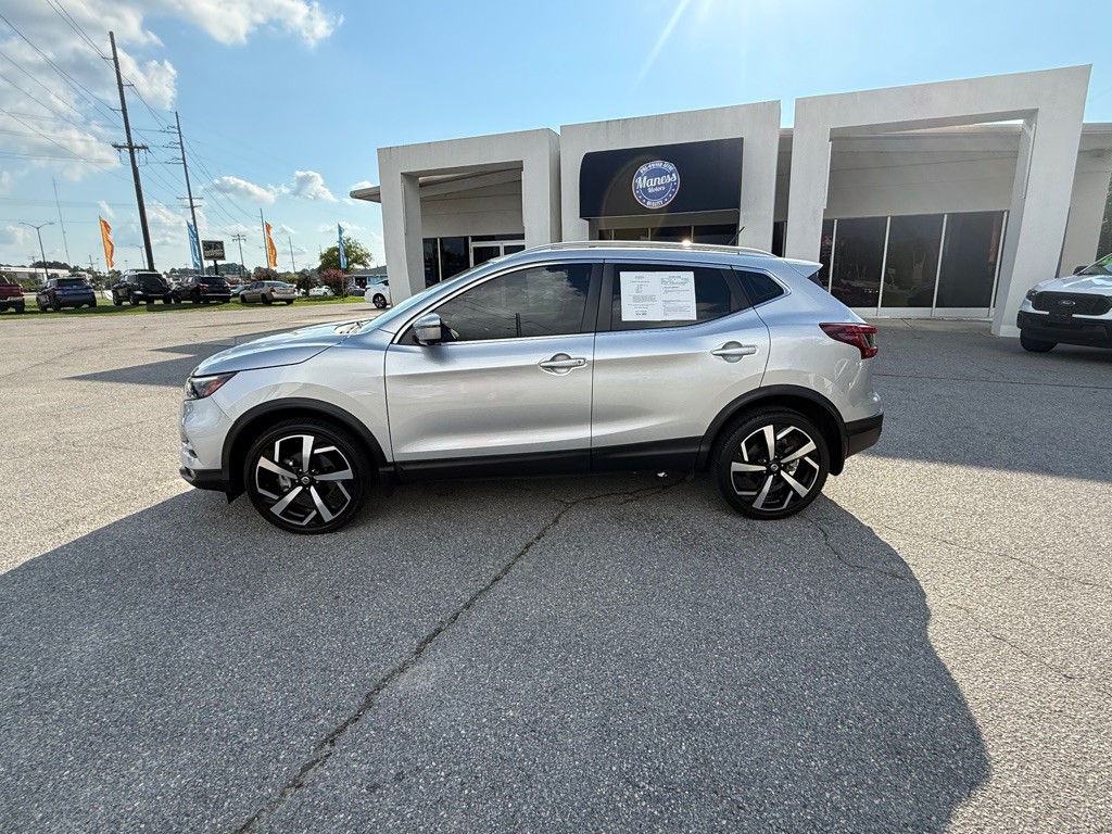 2021 Nissan Rogue Image 2
