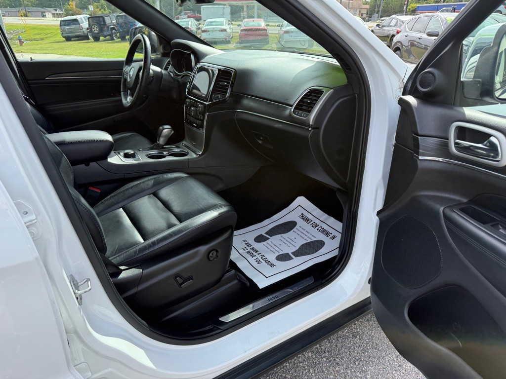 2022 Jeep Grand Cherokee Image 9