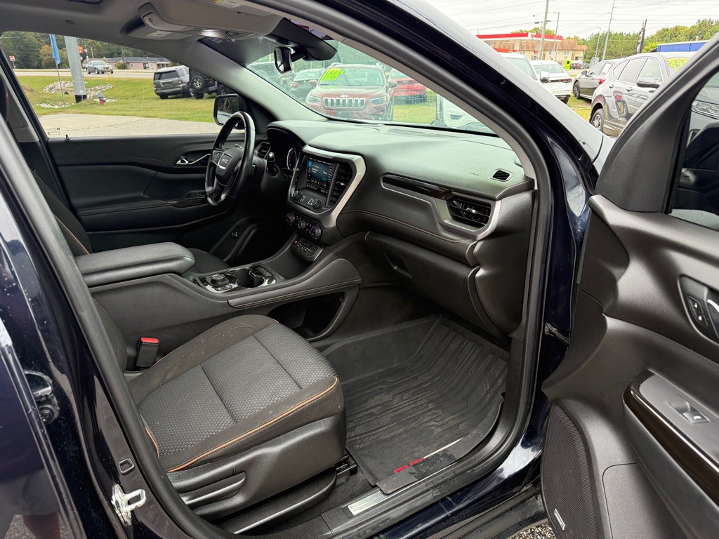 2021 GMC Acadia Image 9
