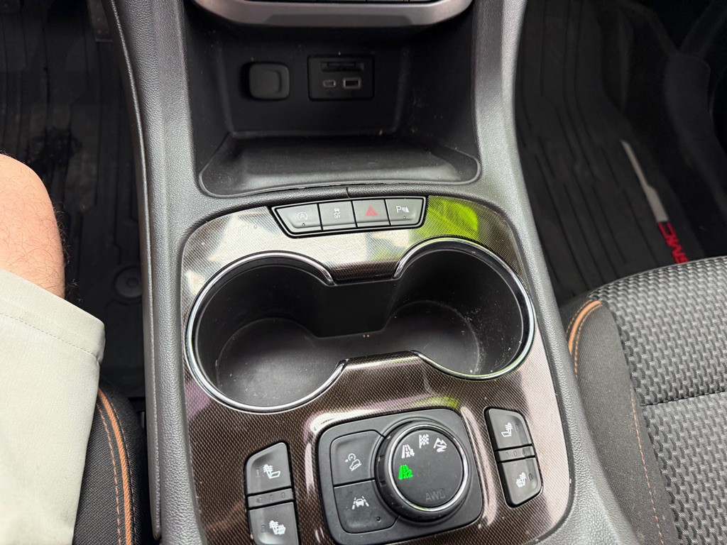 2021 GMC Acadia Image 15