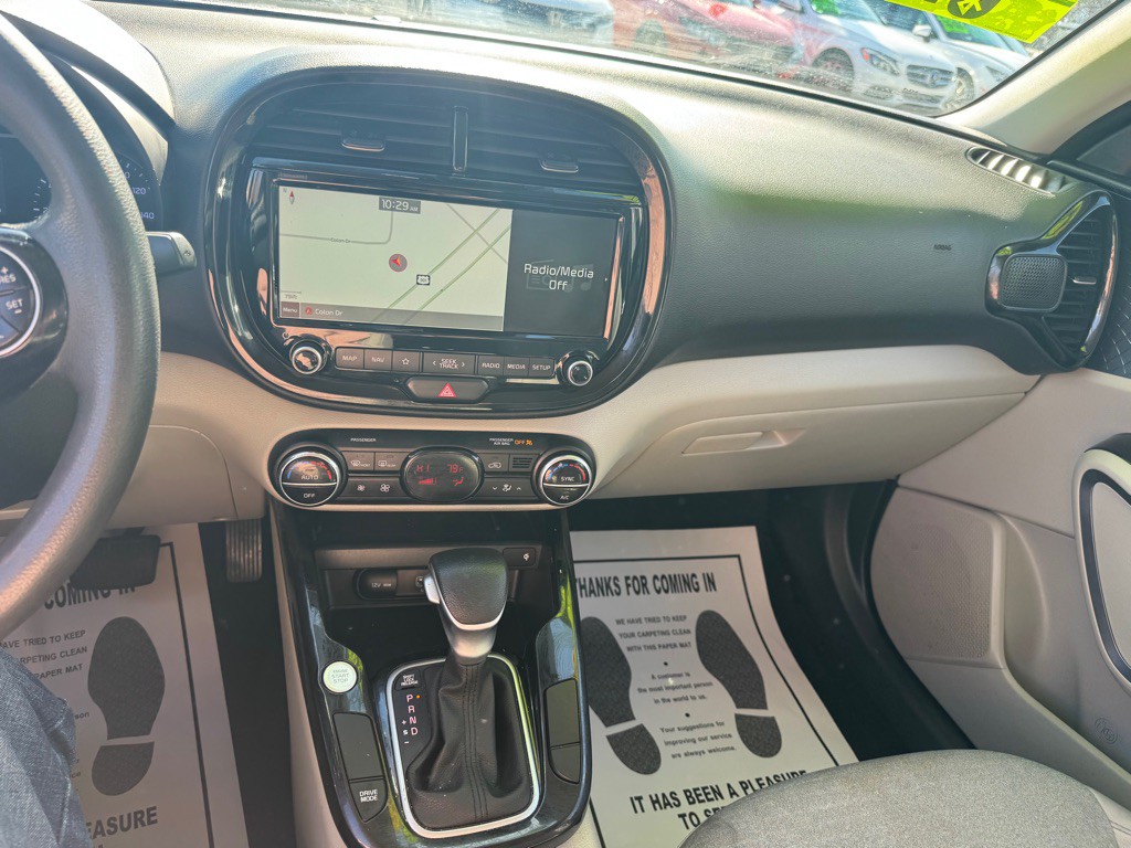 2022 Kia Soul Image 10