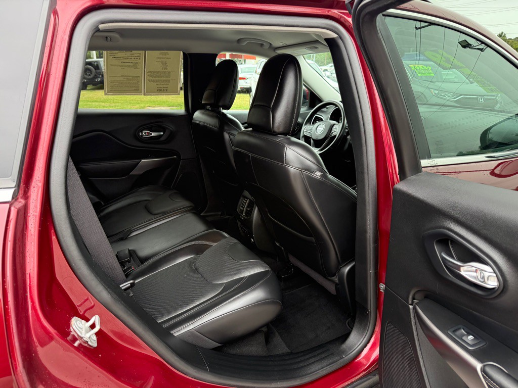 2019 Jeep Cherokee Image 10