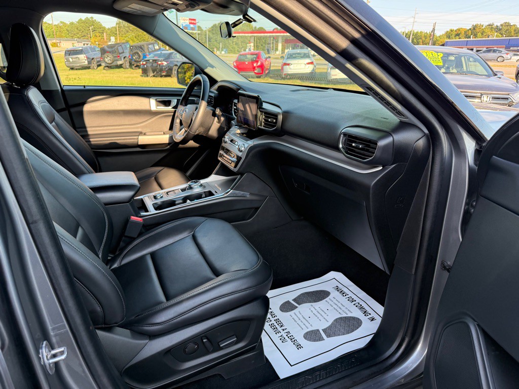 2023 Ford Explorer Image 9