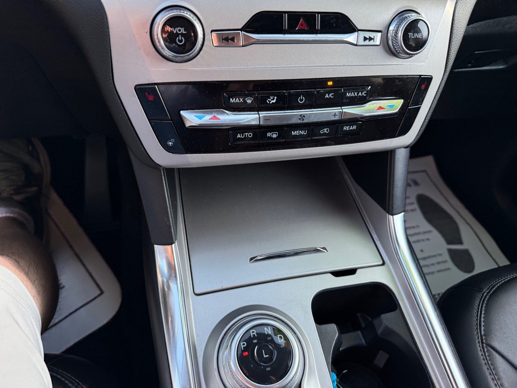 2023 Ford Explorer Image 14