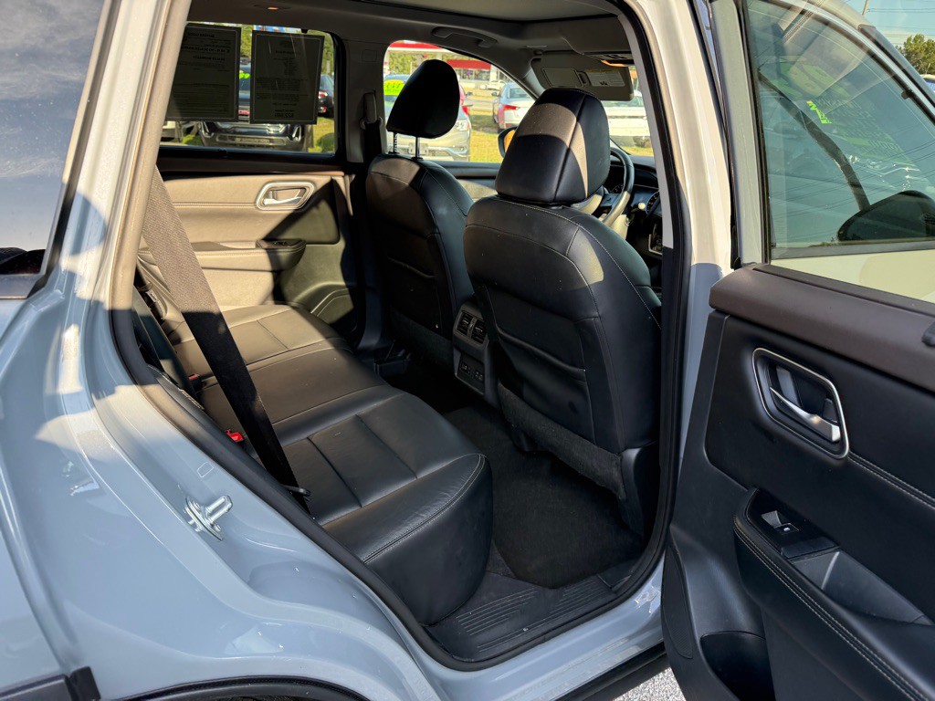 2021 Nissan Rogue Image 10