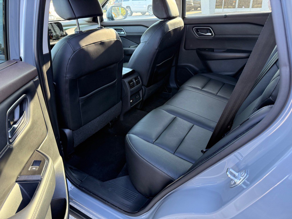 2021 Nissan Rogue Image 13