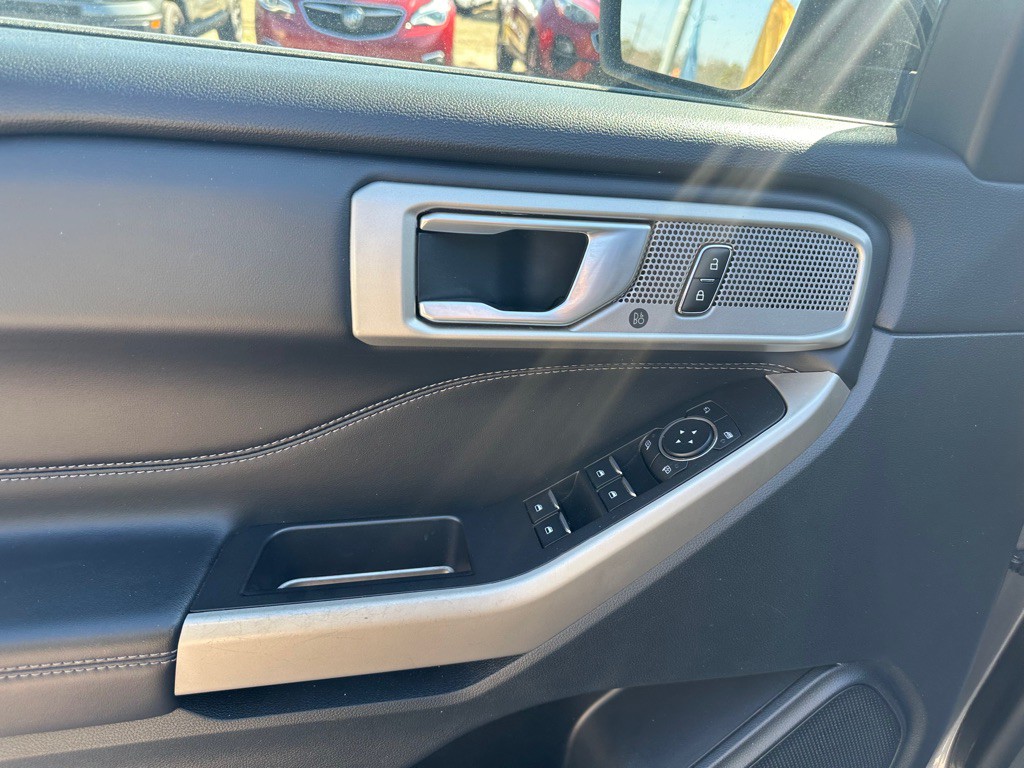 2023 Ford Explorer Image 12