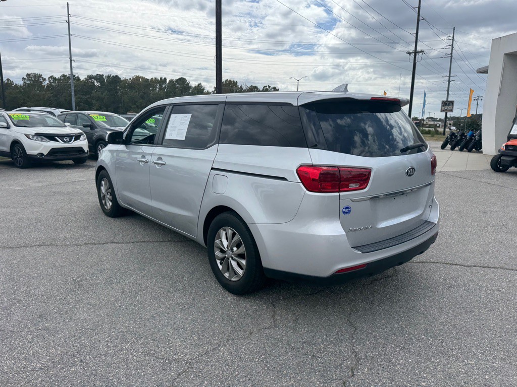 2021 Kia Sedona Image 3