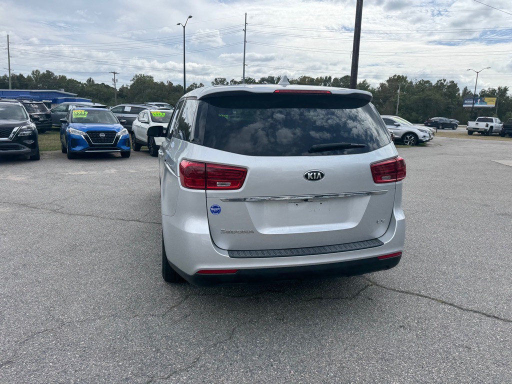 2021 Kia Sedona Image 4