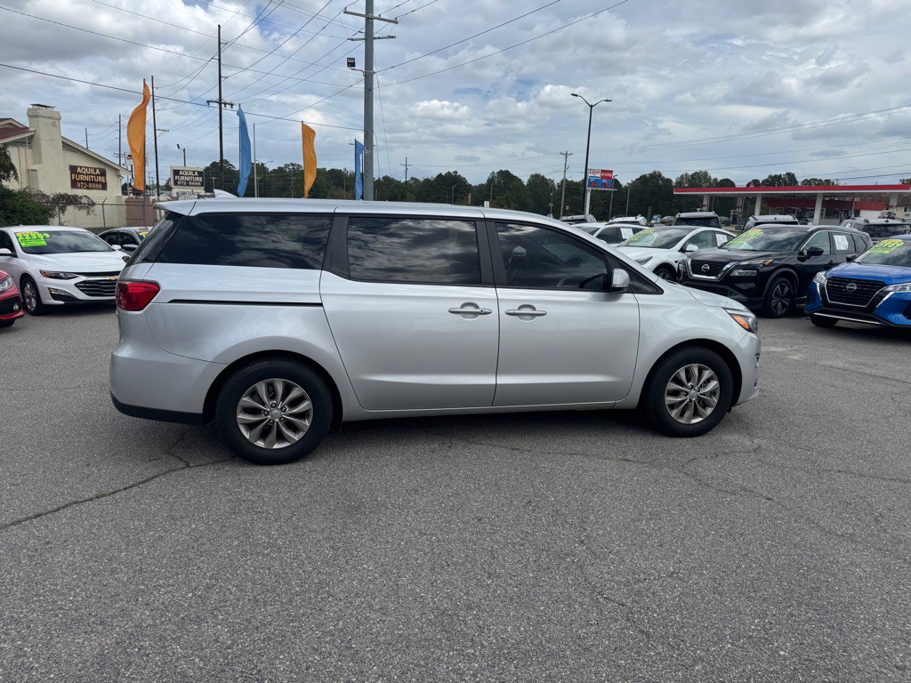 2021 Kia Sedona Image 6