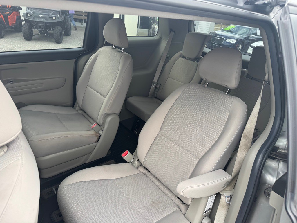 2021 Kia Sedona Image 13