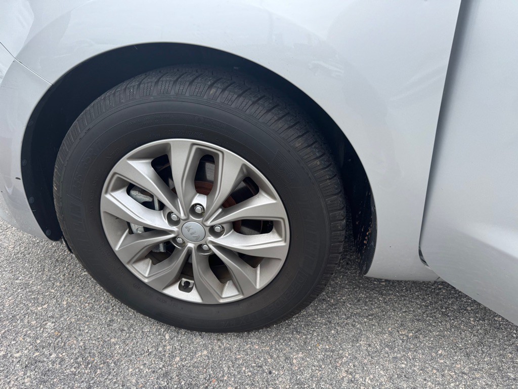 2021 Kia Sedona Image 18