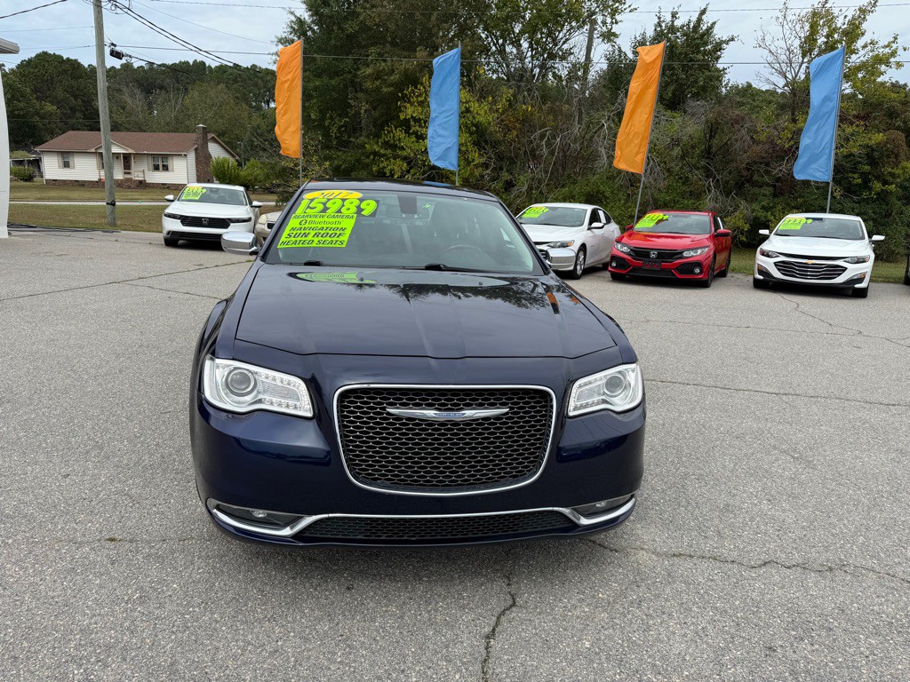 2017 Chrysler 300 Image 8