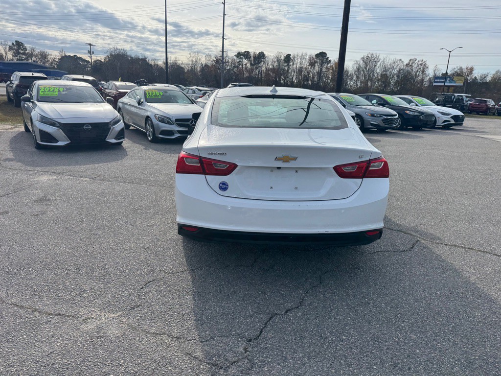 2023 Chevrolet Malibu Image 4