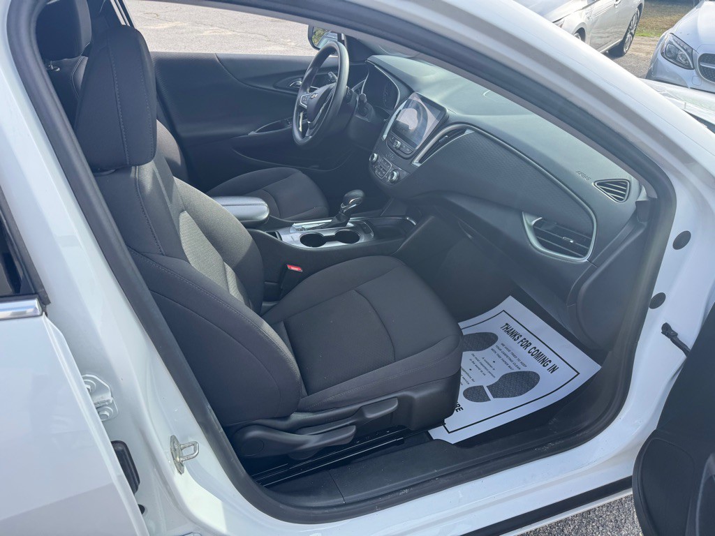 2023 Chevrolet Malibu Image 16