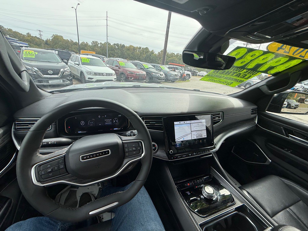 2024 Jeep Wagoneer Image 25