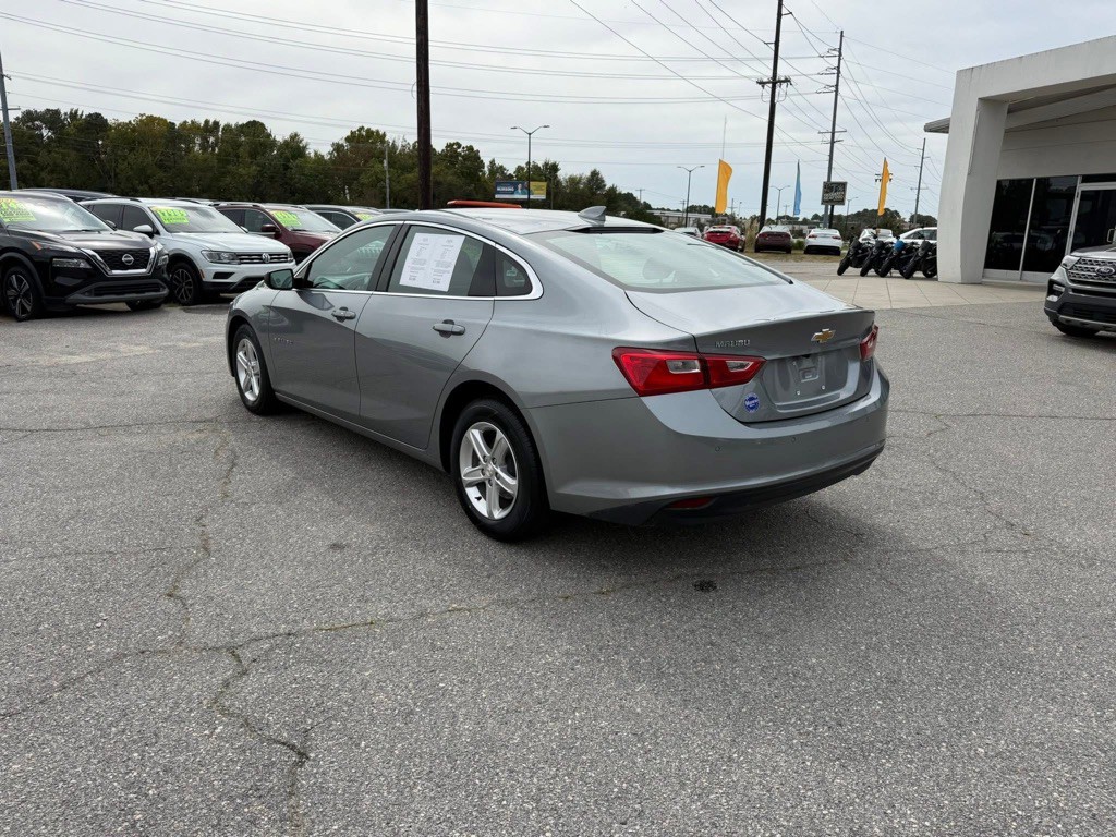 2024 Chevrolet Malibu Image 3