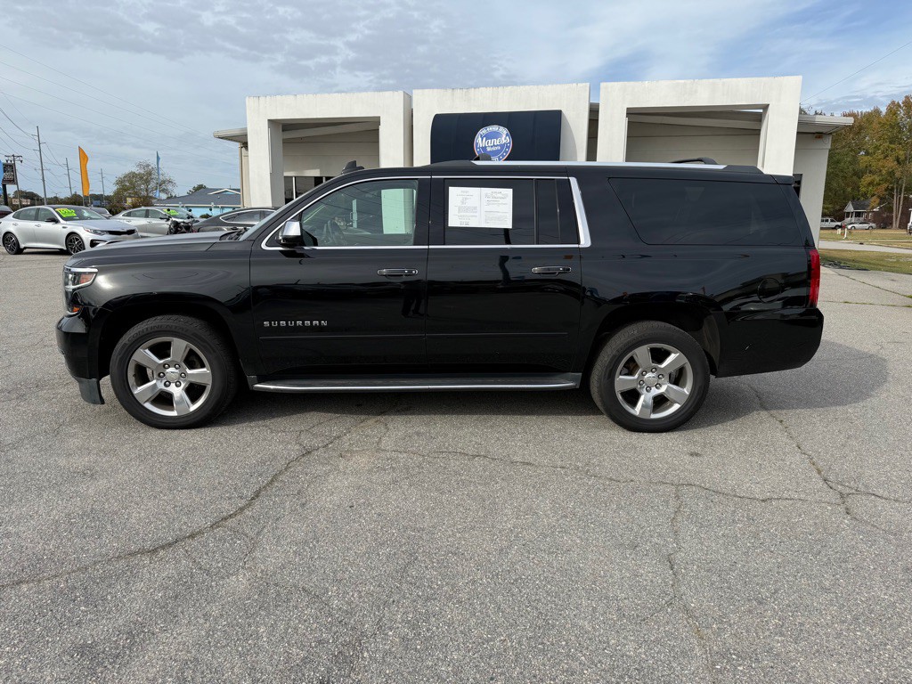 2020 Chevrolet Suburban Image 2