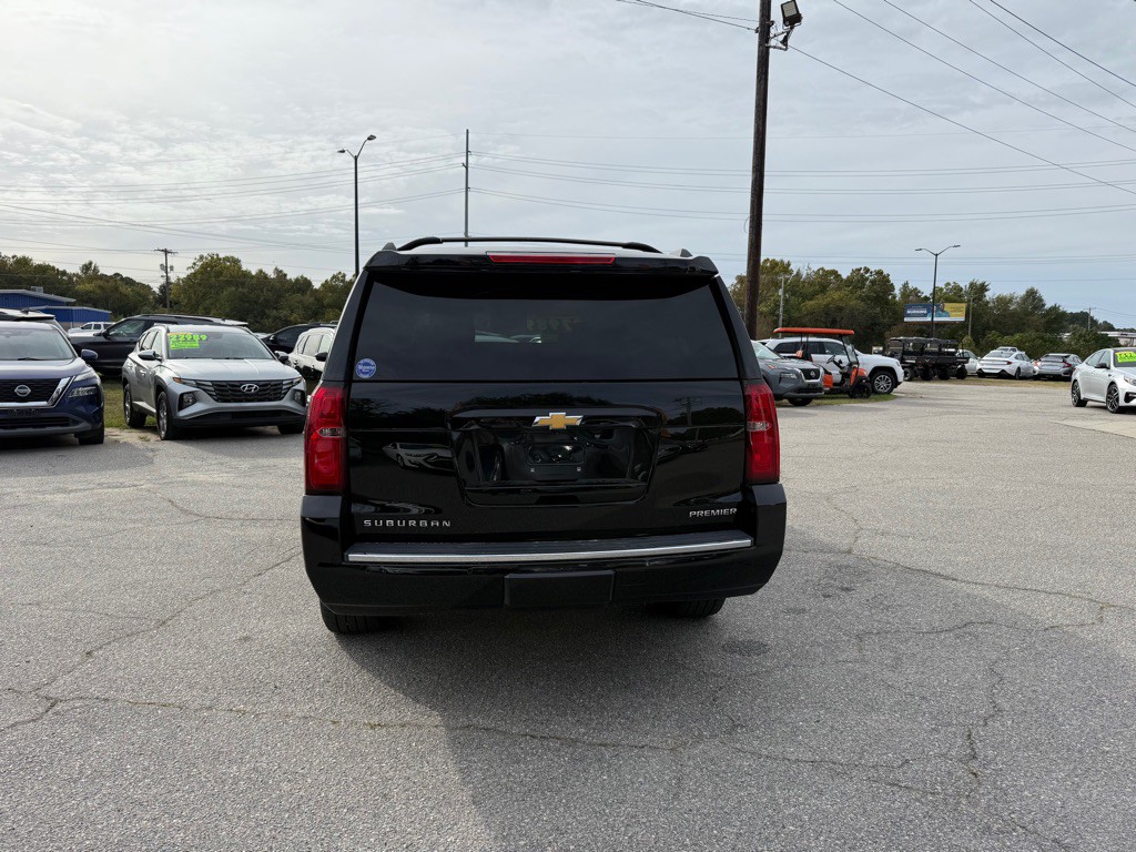 2020 Chevrolet Suburban Image 4