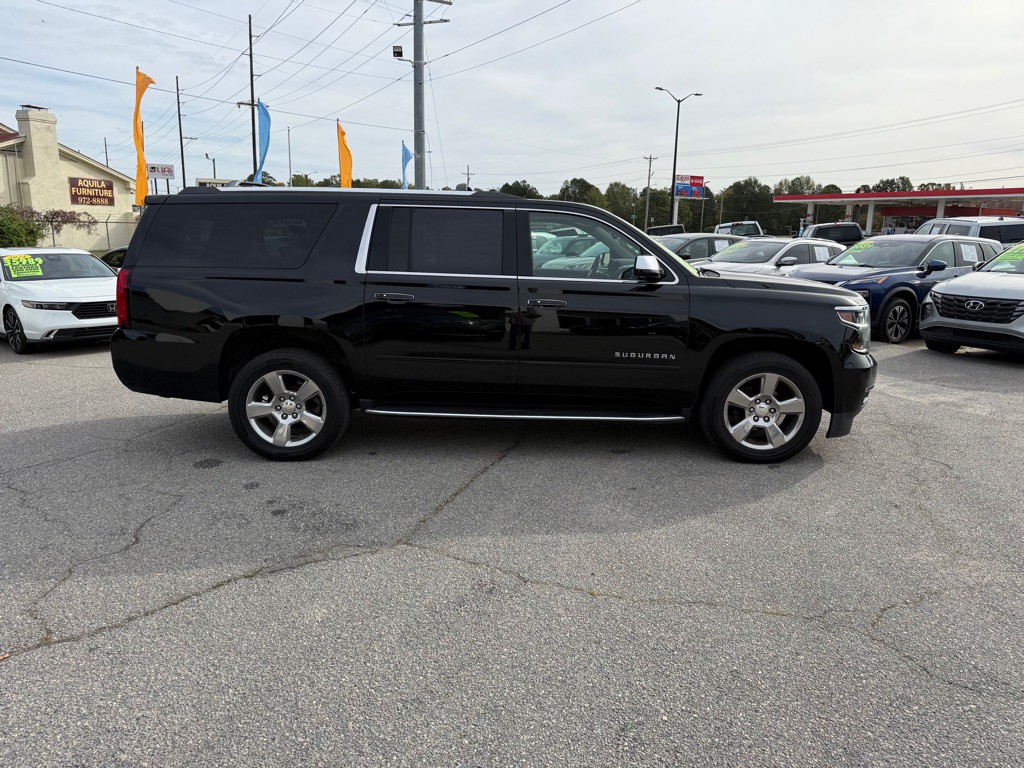 2020 Chevrolet Suburban Image 6