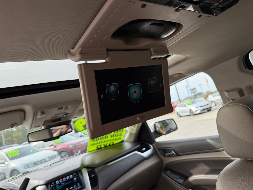 2020 Chevrolet Suburban Image 14