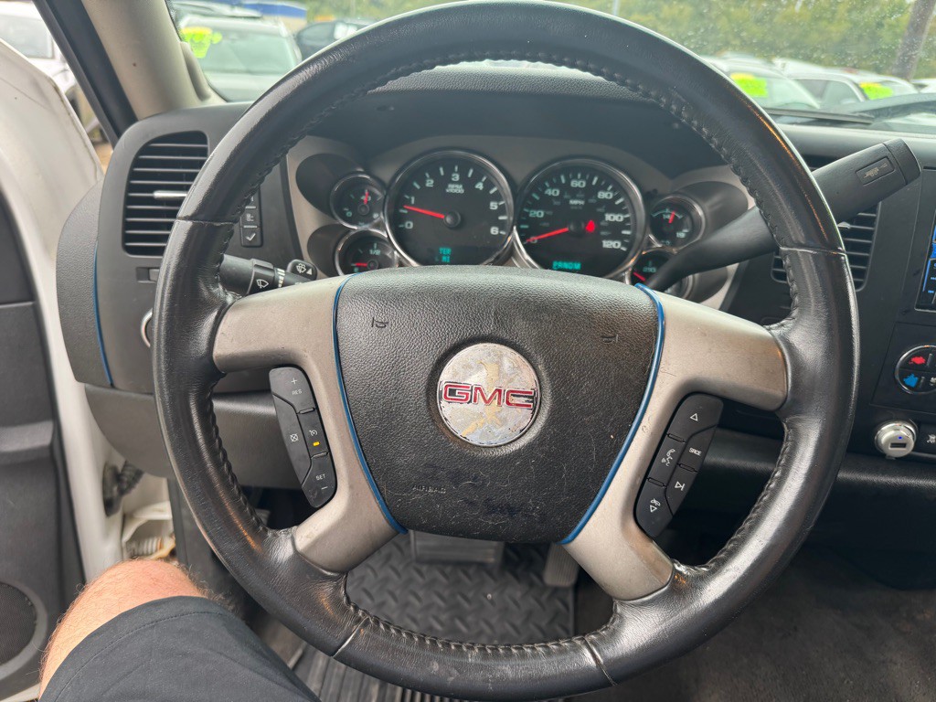 2011 GMC Sierra Image 11