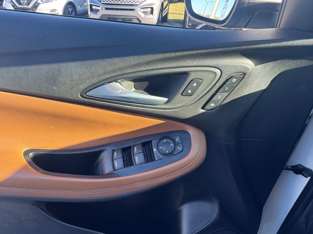 2021 Buick Enclave Image 9