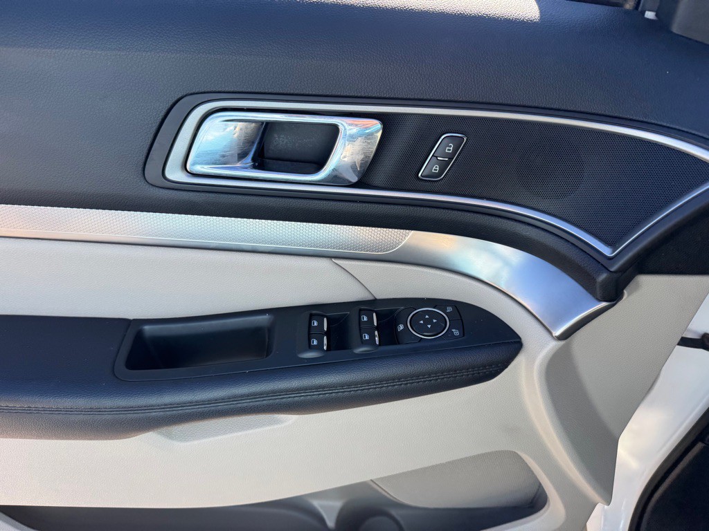2018 Ford Explorer Image 9