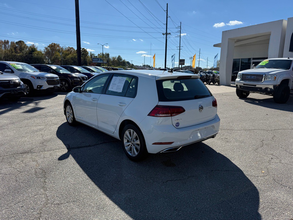 2021 Volkswagen Golf Image 3