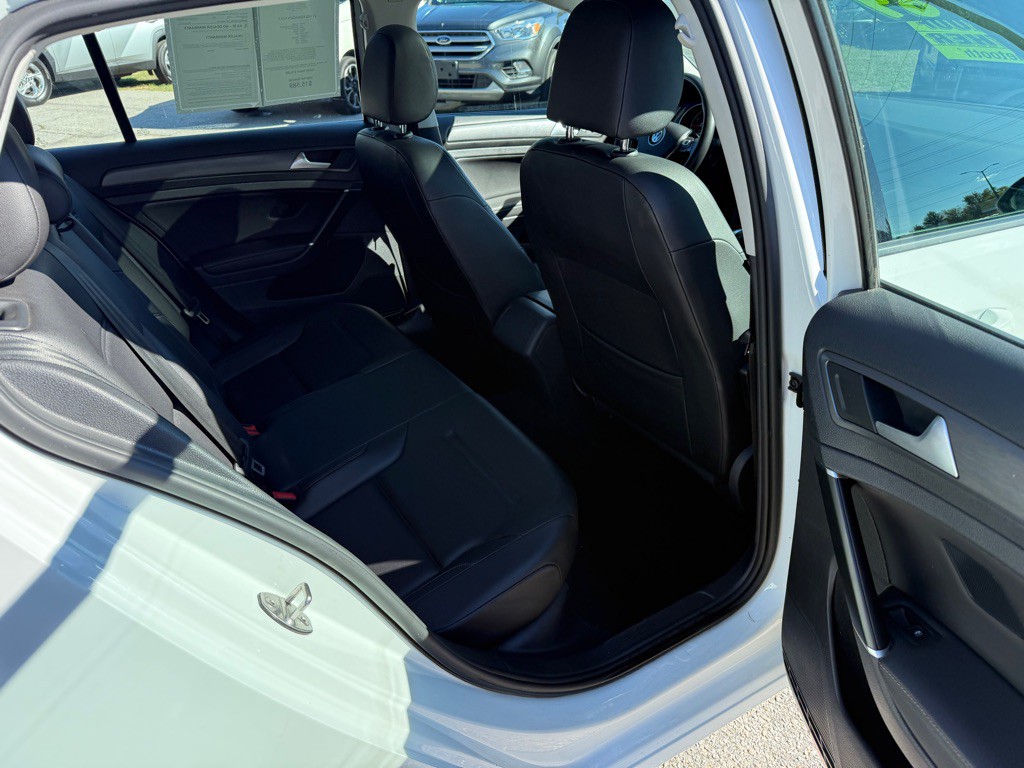 2021 Volkswagen Golf Image 10