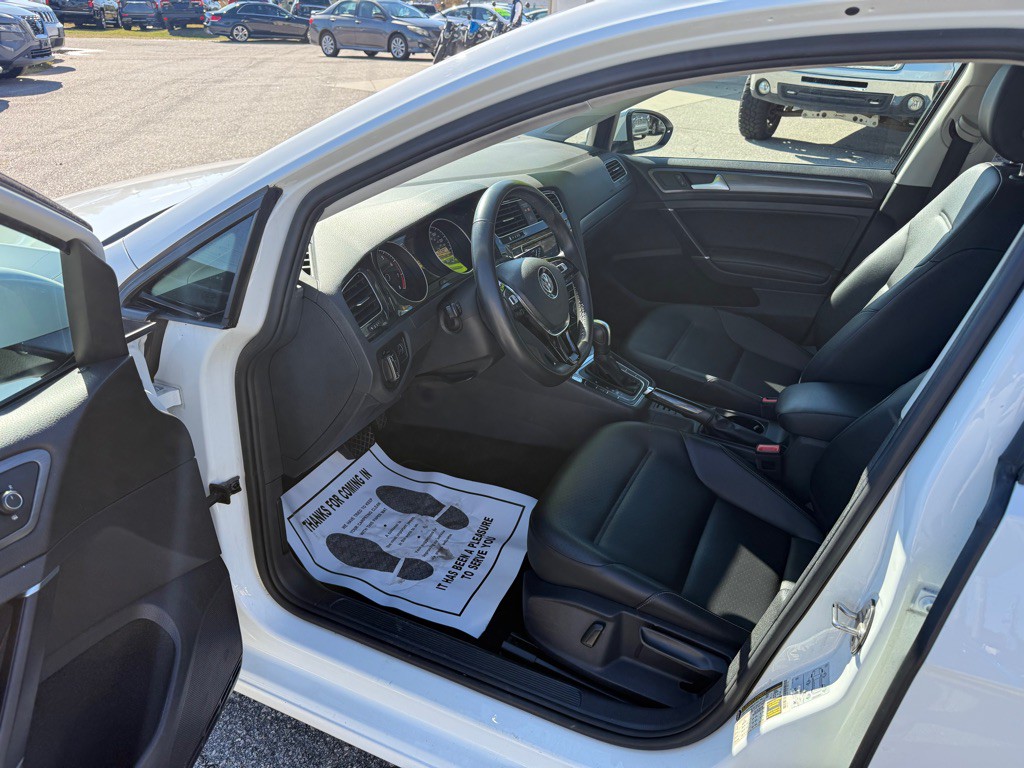 2021 Volkswagen Golf Image 12