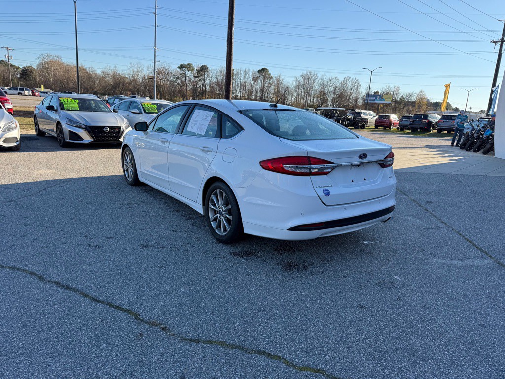 2017 Ford Fusion Image 3